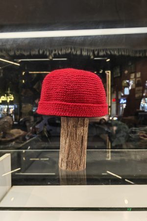 کلاه لبه دار بافت قرمز