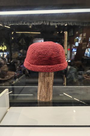 کلاه لبه دار زرشکی