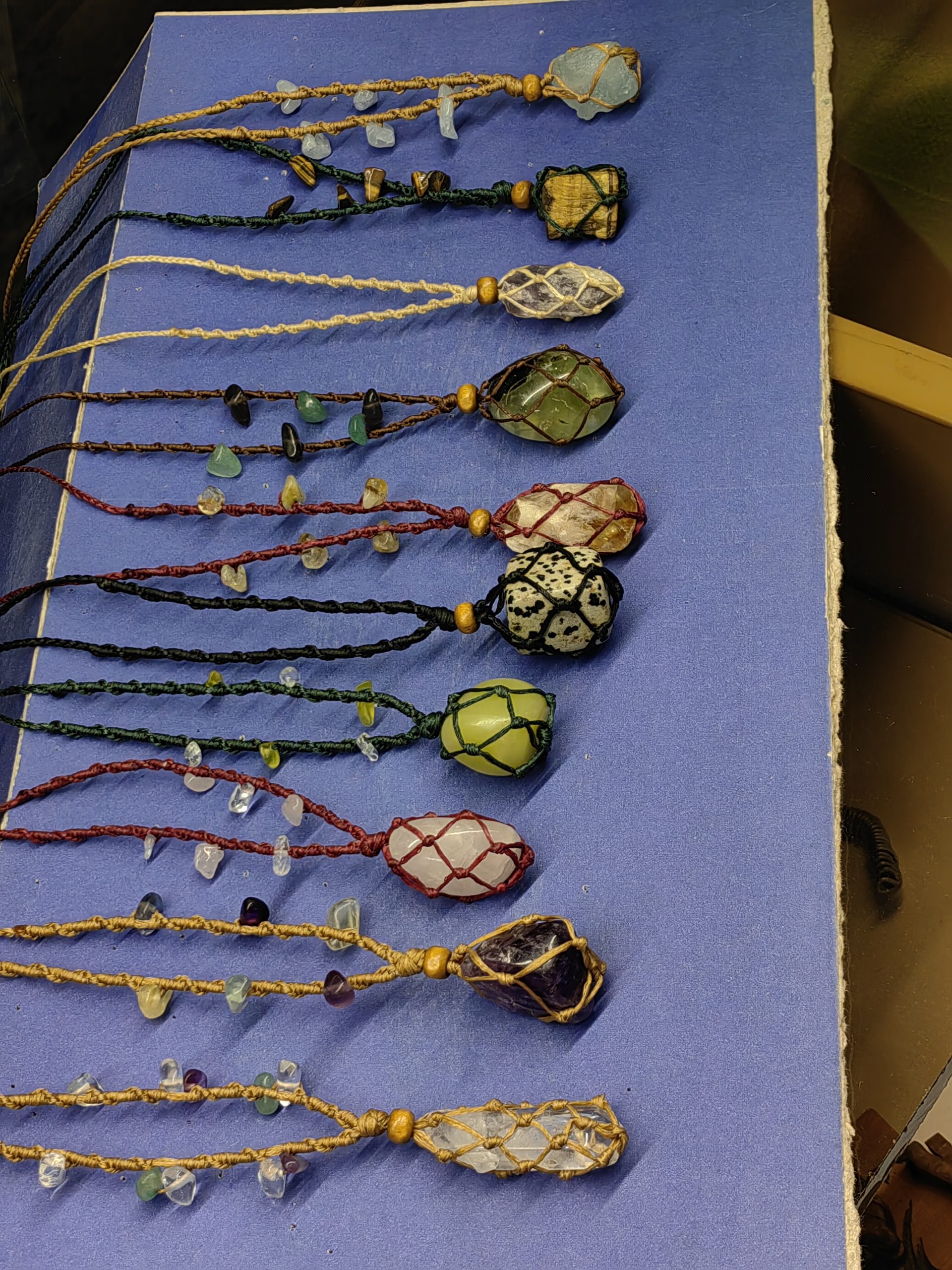 گردنبند های بافت سنگی