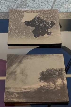 دفتر خشتی با کاغذ مشکی